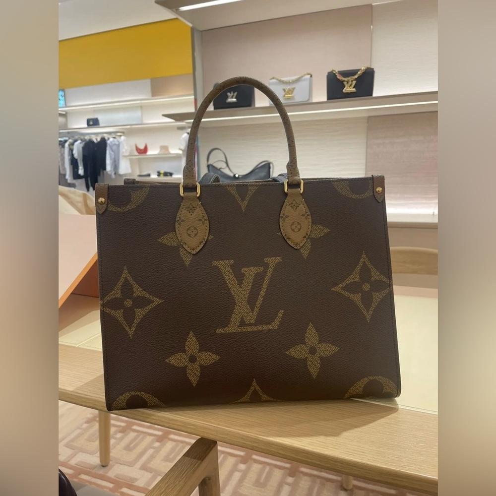 Authentic Louis Vuitton On The Go Tote MM Brown Monogram Reverse Leather New